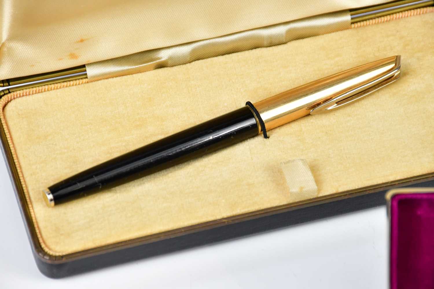 WATERMAN; a fountain pen, the nib stamped '14K', together with vintage razors. - Image 2 of 4