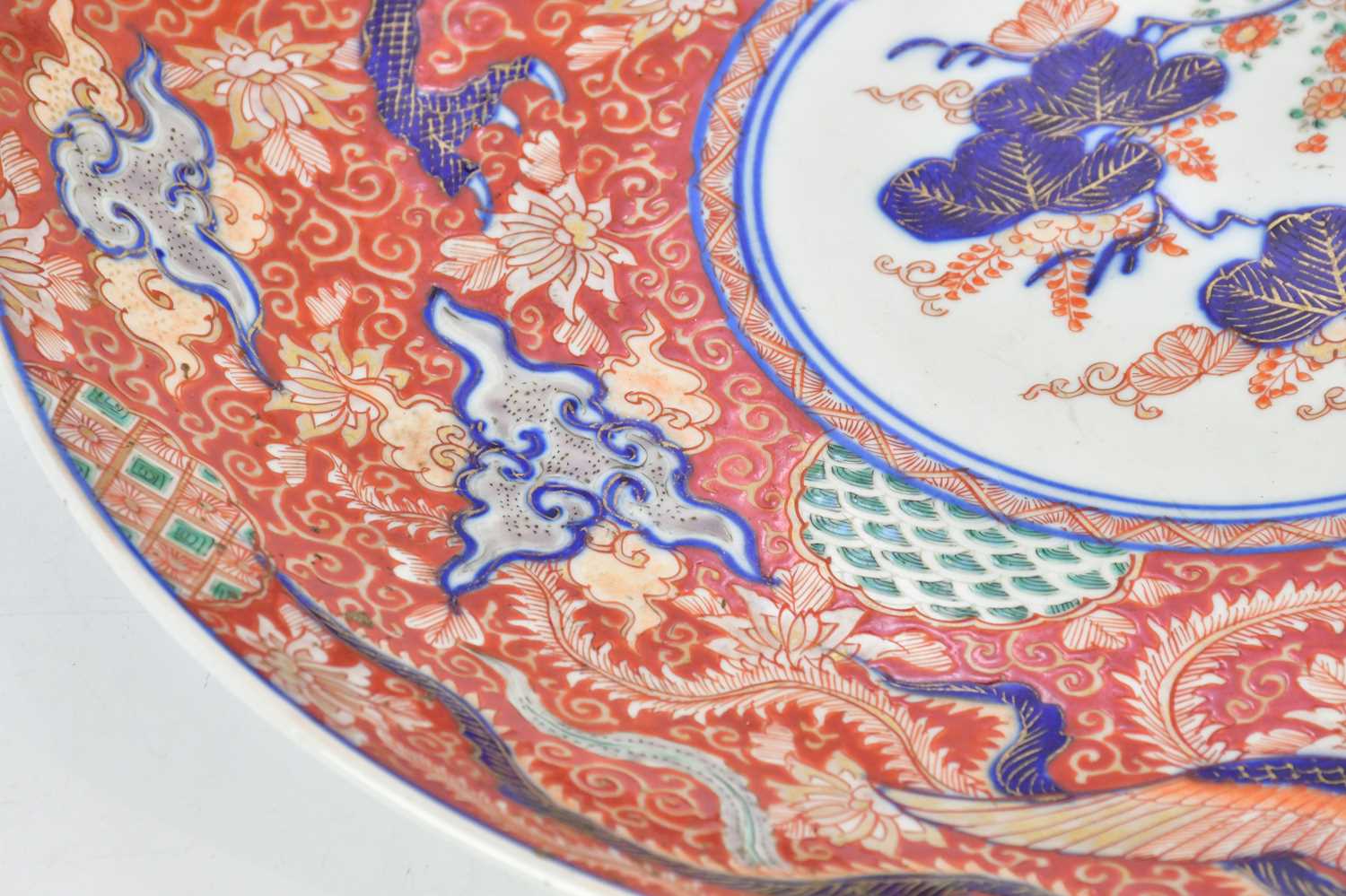 A late 19th century Japanese Imari wall charger decorated with butterflies, a three claw dragon - Bild 3 aus 6