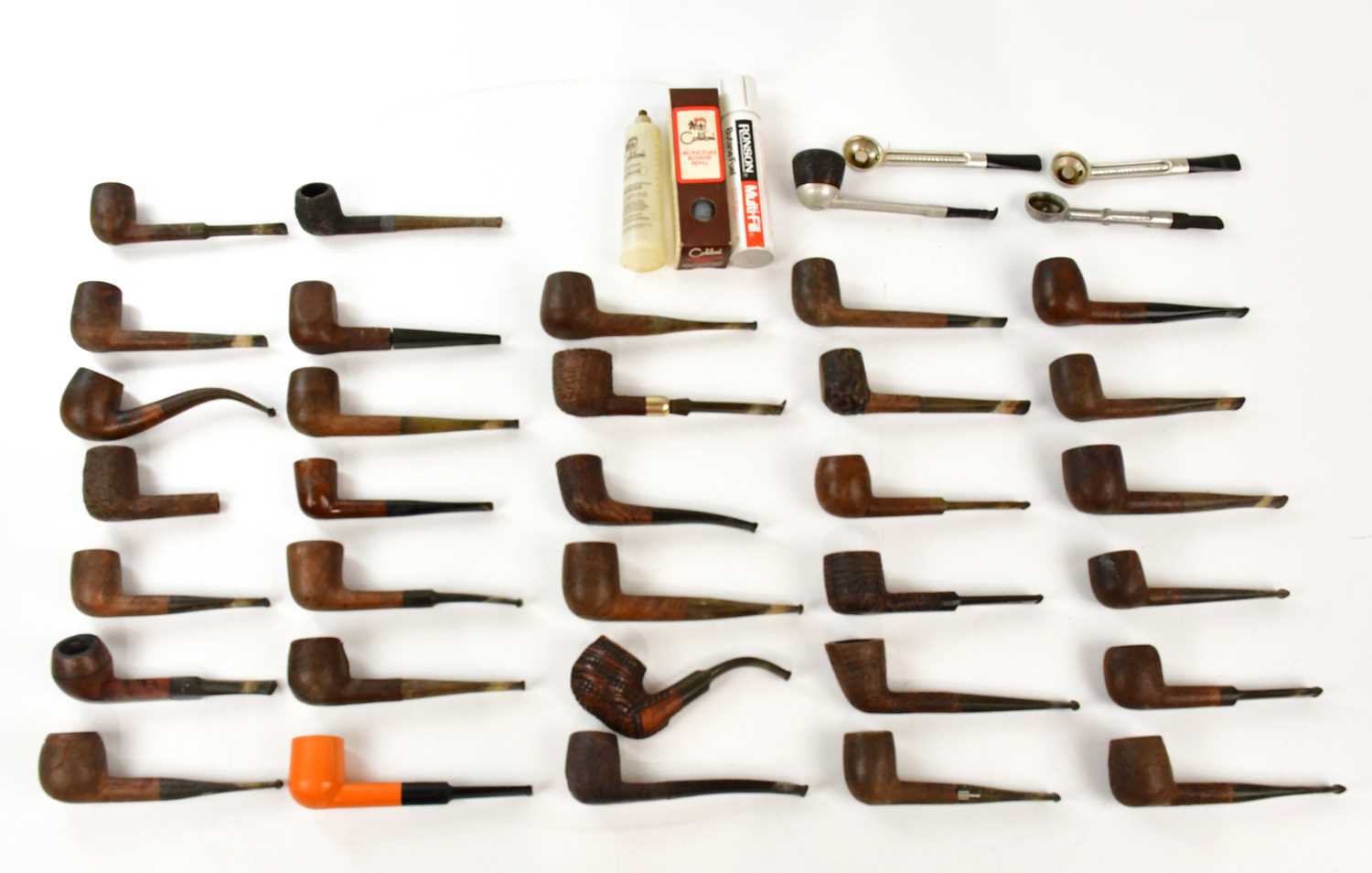 A collection of smoking pipes, to include bronze, Dunhill, Lorenzo, Bewley, Selected Grain, Carey