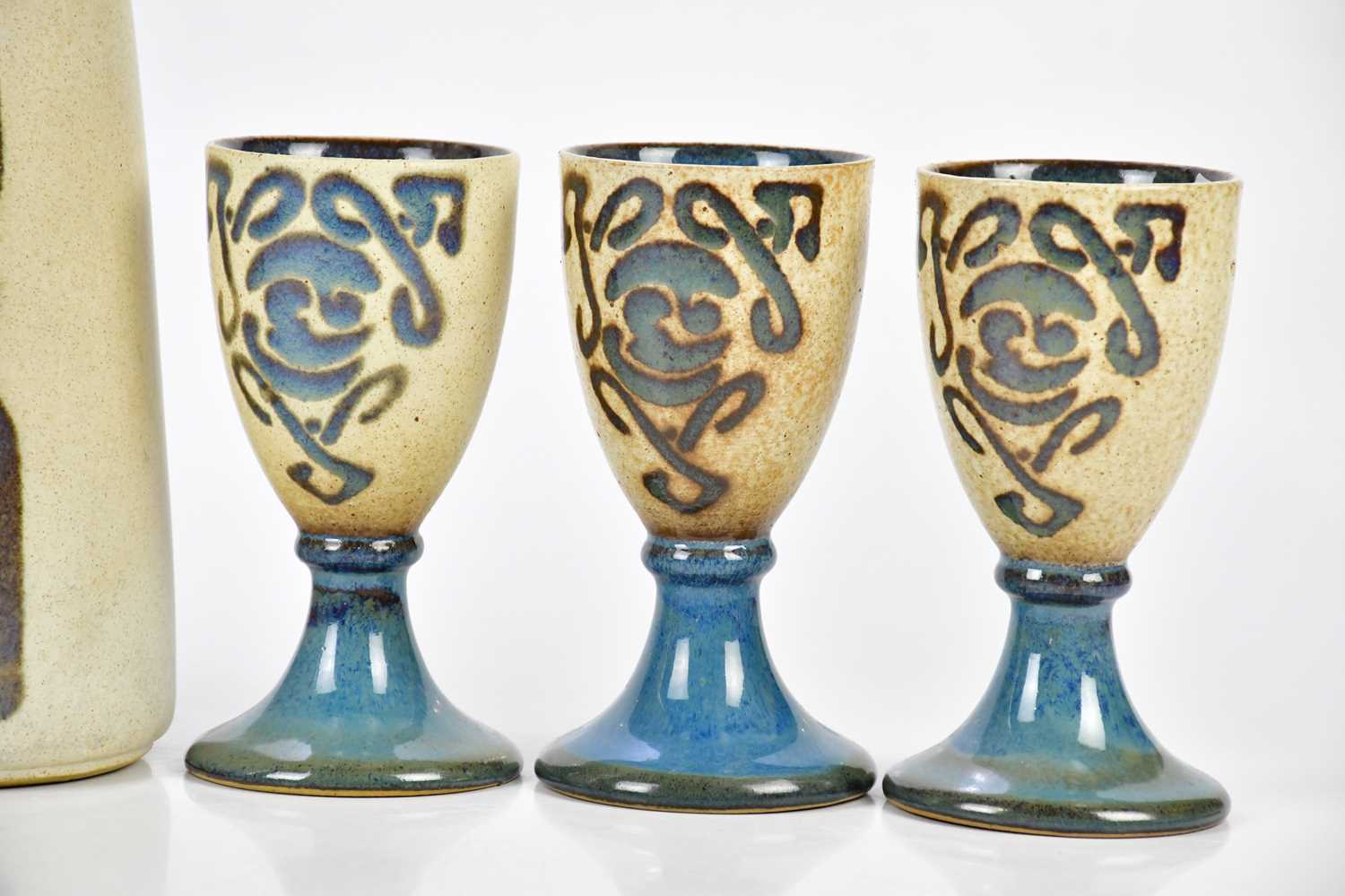 LAUGHARNE WALES POTTERY; a set of six ceramic goblets and a wine decanter, height 35cm. - Bild 2 aus 4