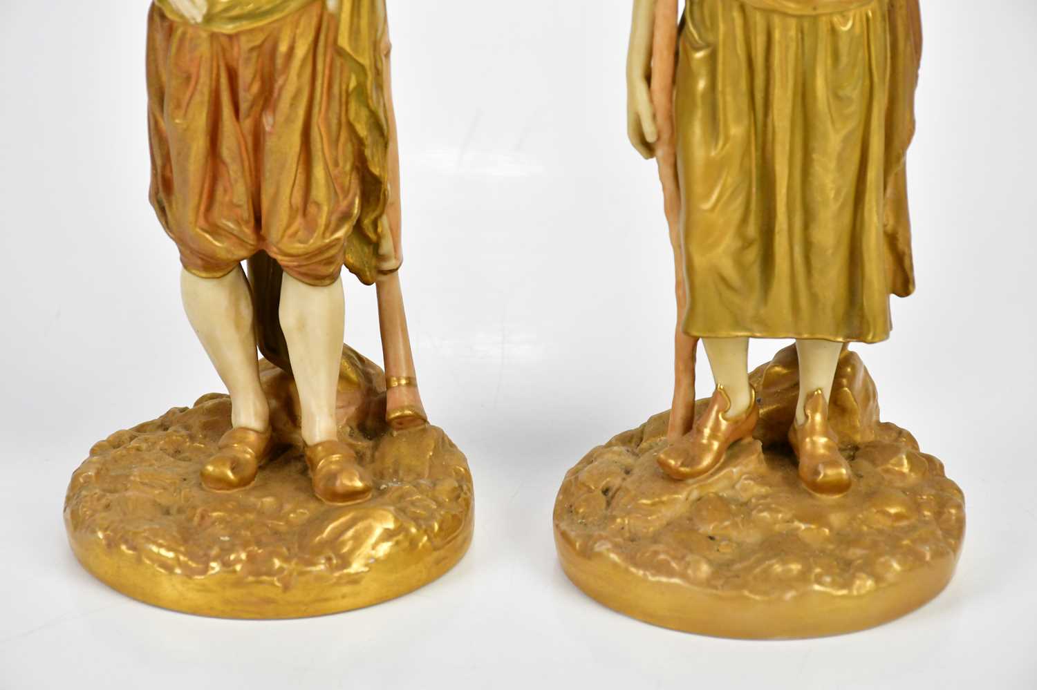 ROYAL WORCESTER; a pair of gilded blush ivory figures, an Arab male and female, numbered 1243, - Bild 3 aus 5