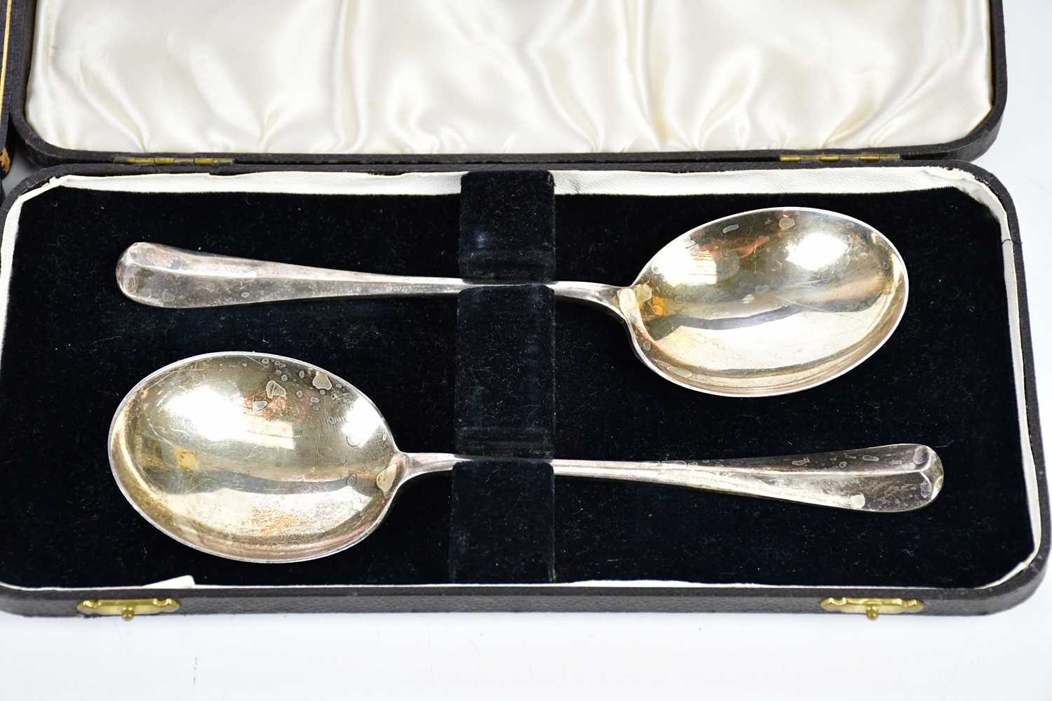 JOHN SANDERSON & SON; a pair of George VI hallmarked silver rat tail serving spoons, stamped - Image 3 of 3