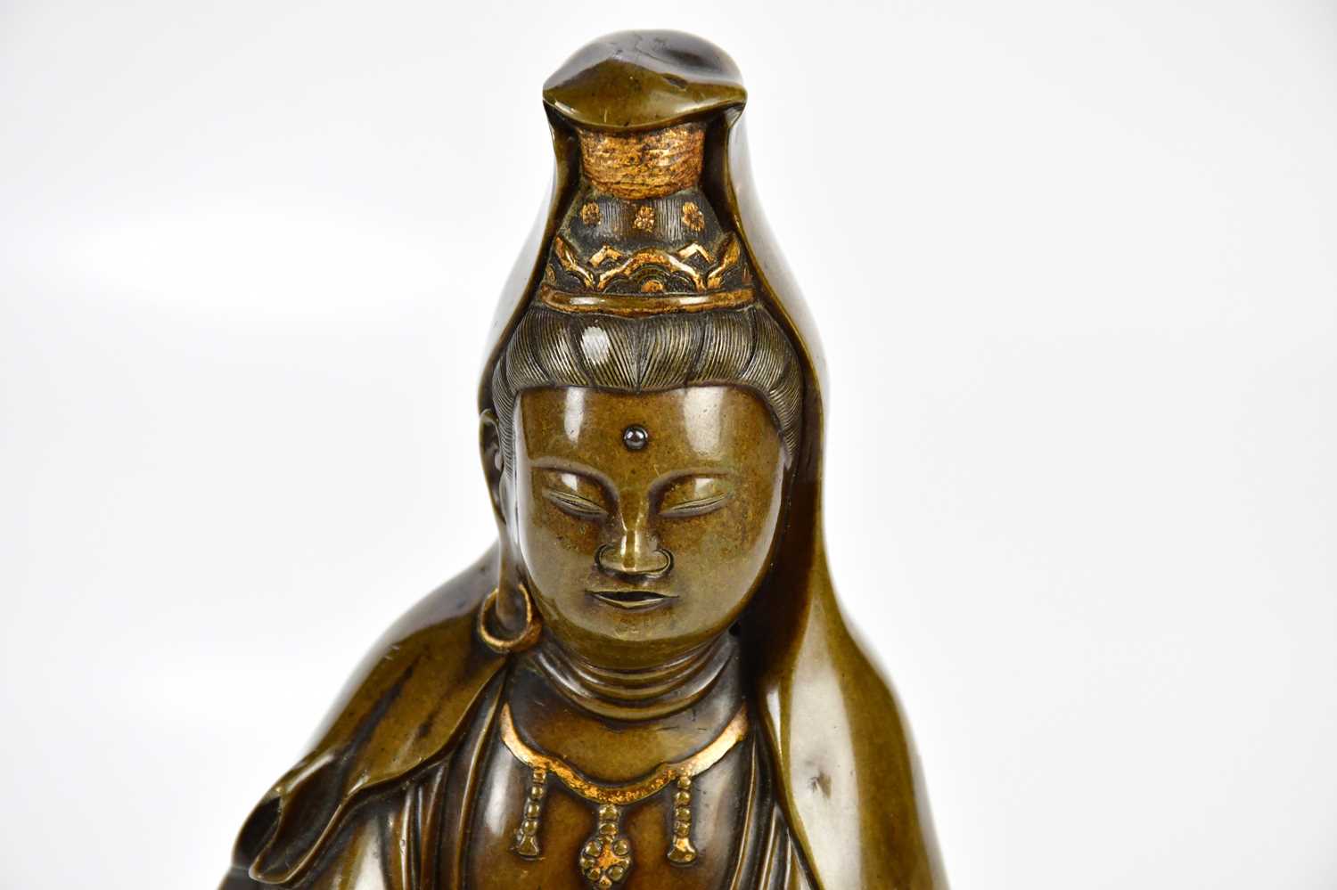 An early 20th century bronze figure of Guan Yin, height 23cm, - Image 6 of 7