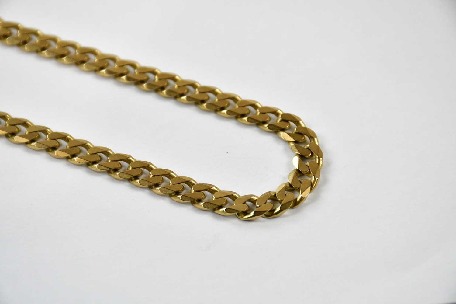 A heavy 9ct yellow gold chain, approx 40g. Condition Report: Length 52cm. - Image 3 of 3