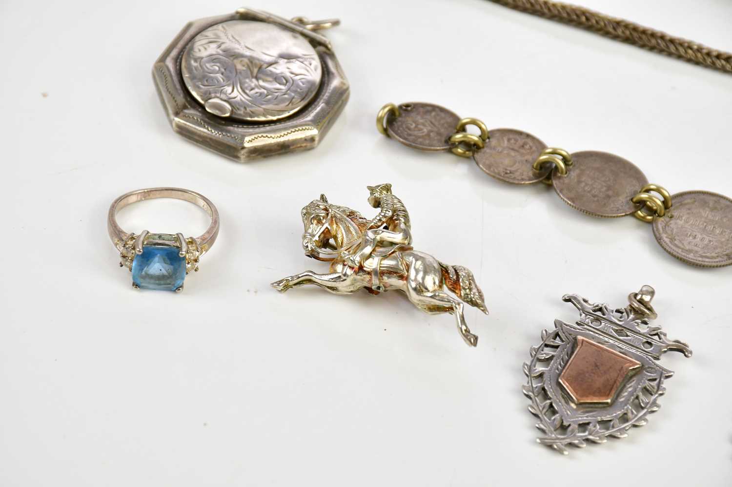 A small collection of silver jewellery to include ring, locket, bracelet, etc. - Image 3 of 5