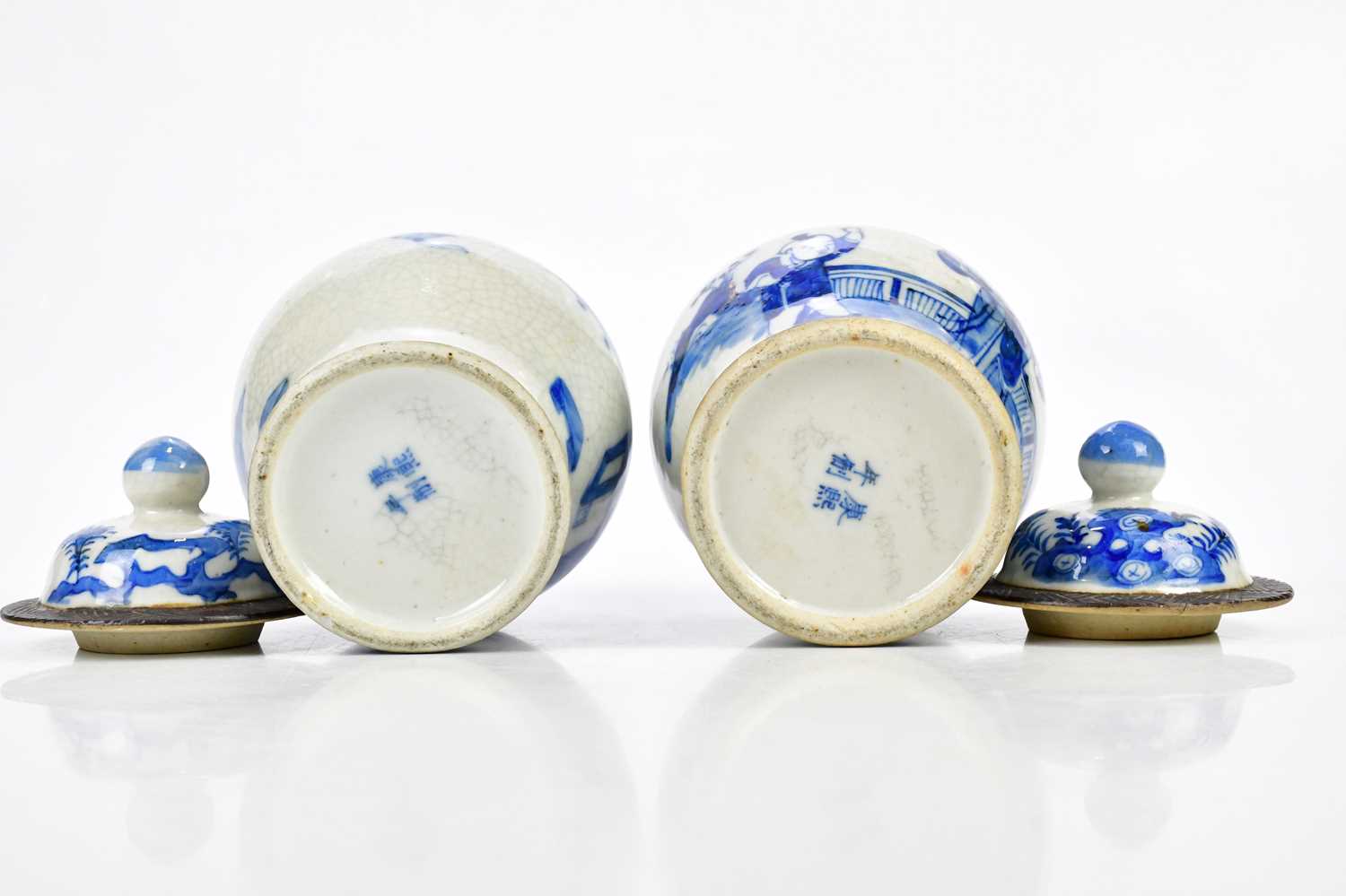 A pair of Chinese blue and white crackle glazed ginger jars and covers, with four character Kangxi - Image 5 of 13