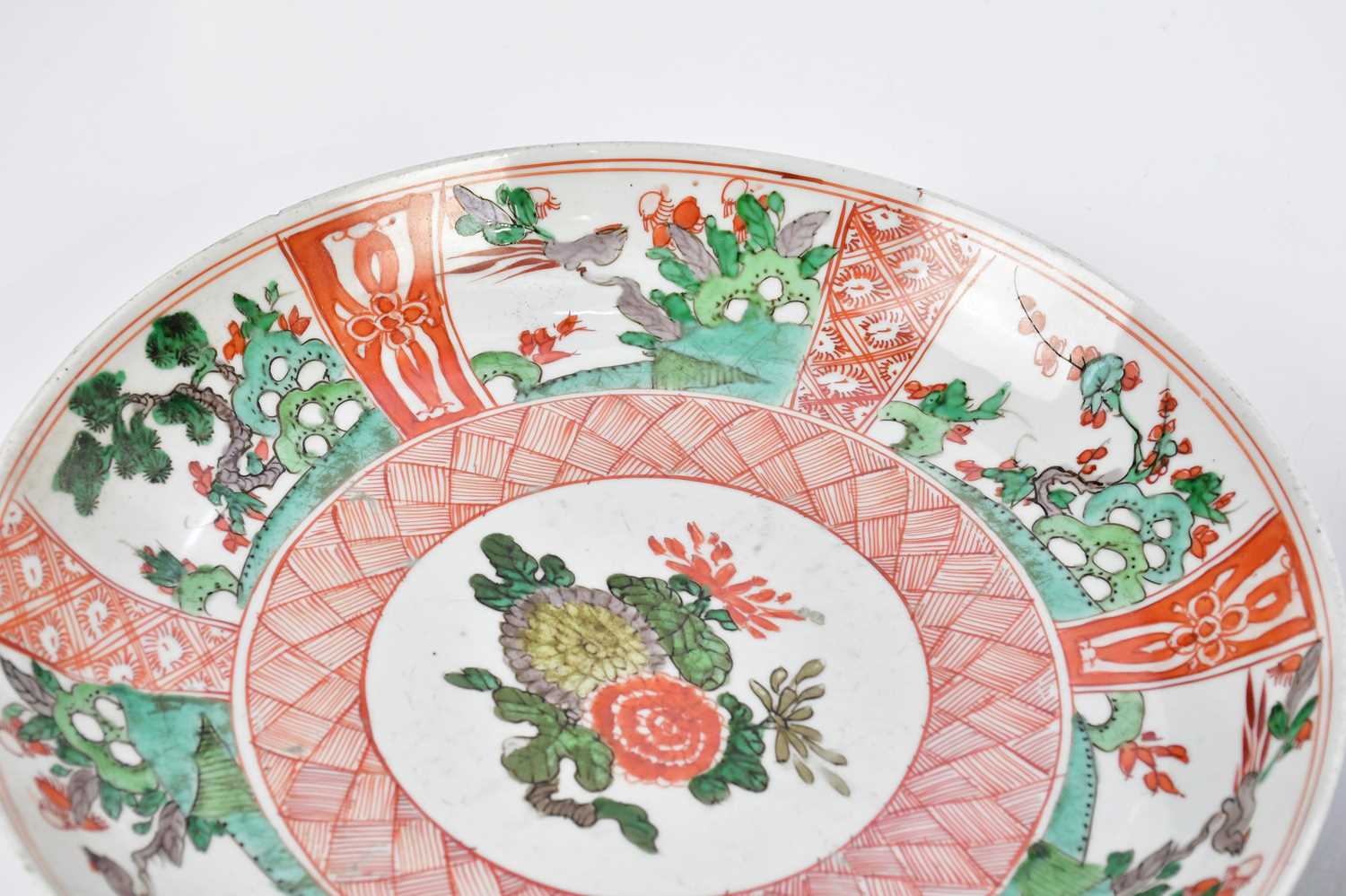 Two 19th century Chinese Famille Verte Wucai plates, each decorated with floral sprays within - Image 5 of 9