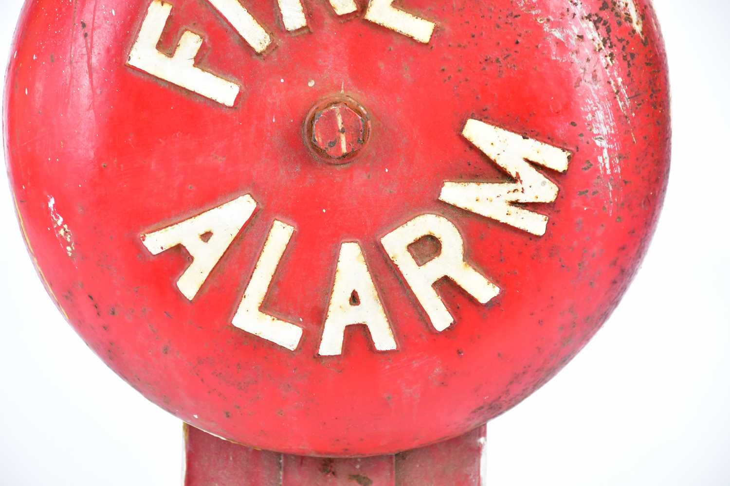 A vintage cast iron fire alarm bell, on wooden backplate, diameter of bell 30cm (no internal - Bild 3 aus 6
