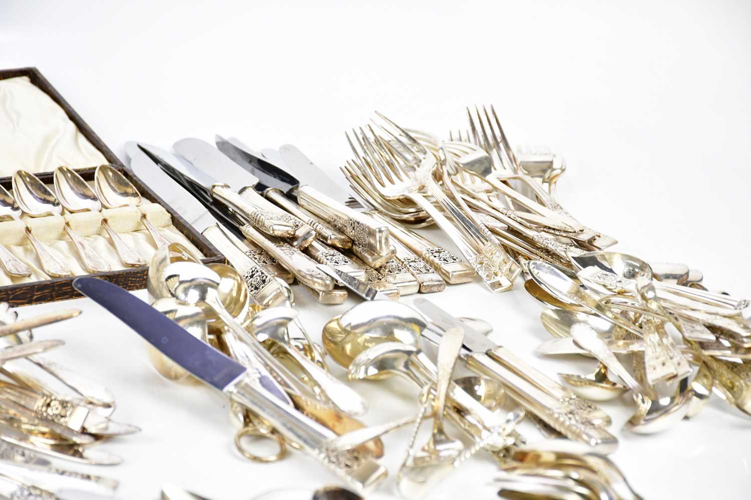 A large quantity of silver plated and Community Plate flatware. - Image 5 of 5