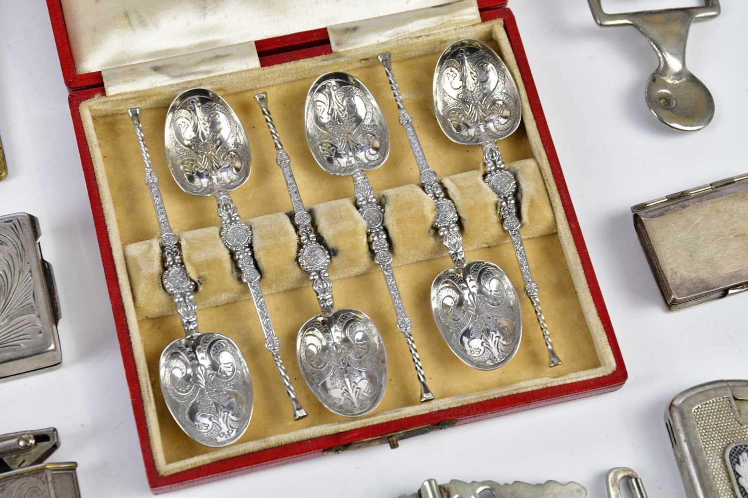 M BROS; a cased set of six Edward VII hallmarked silver apostle spoons, Birmingham 1901, in original - Bild 4 aus 4