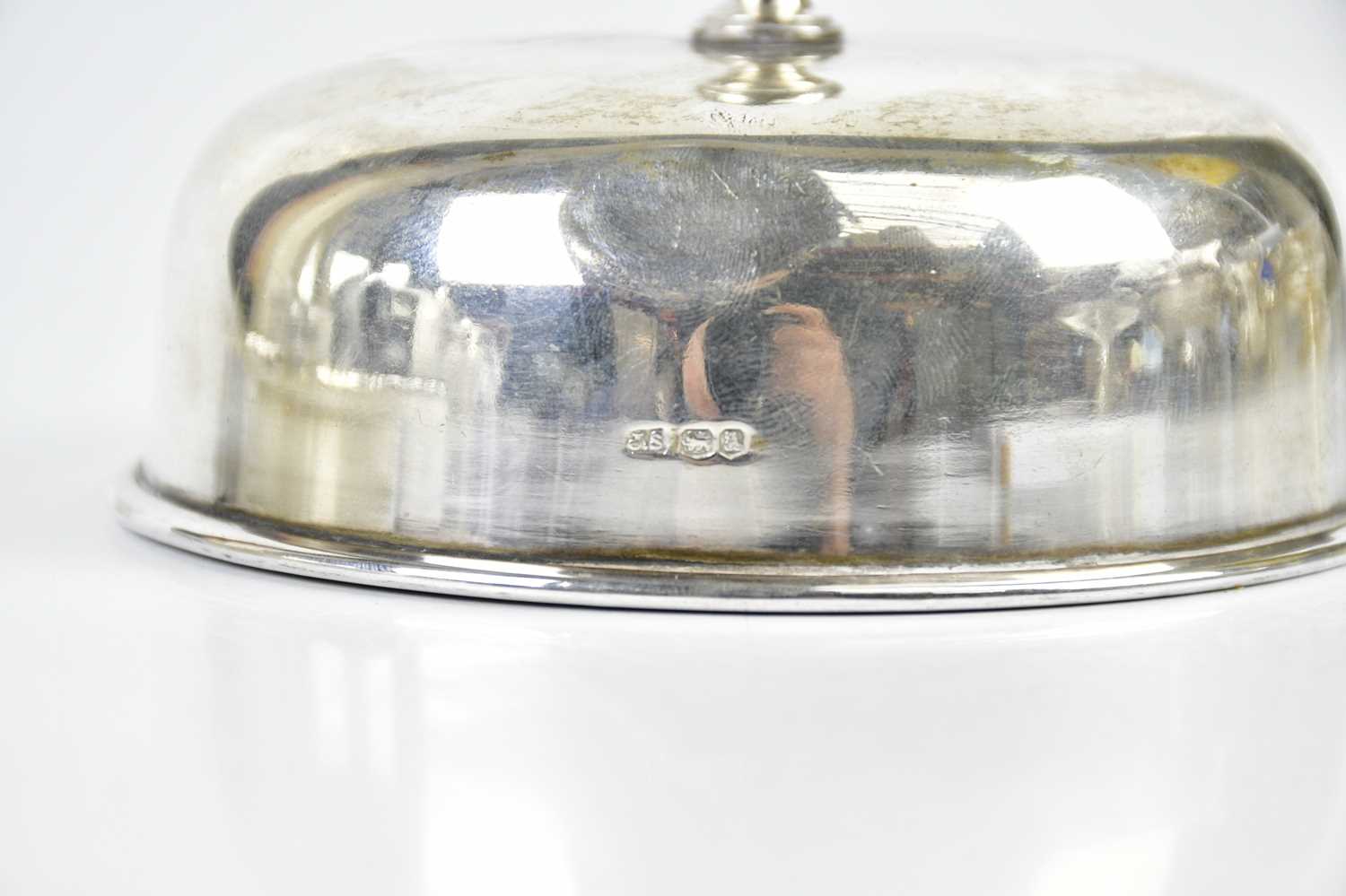 STEVENSON & LAW; a George V hallmarked silver muffin dish, Sheffield 1918, approx 5.12ozt/159.4g. - Image 3 of 3