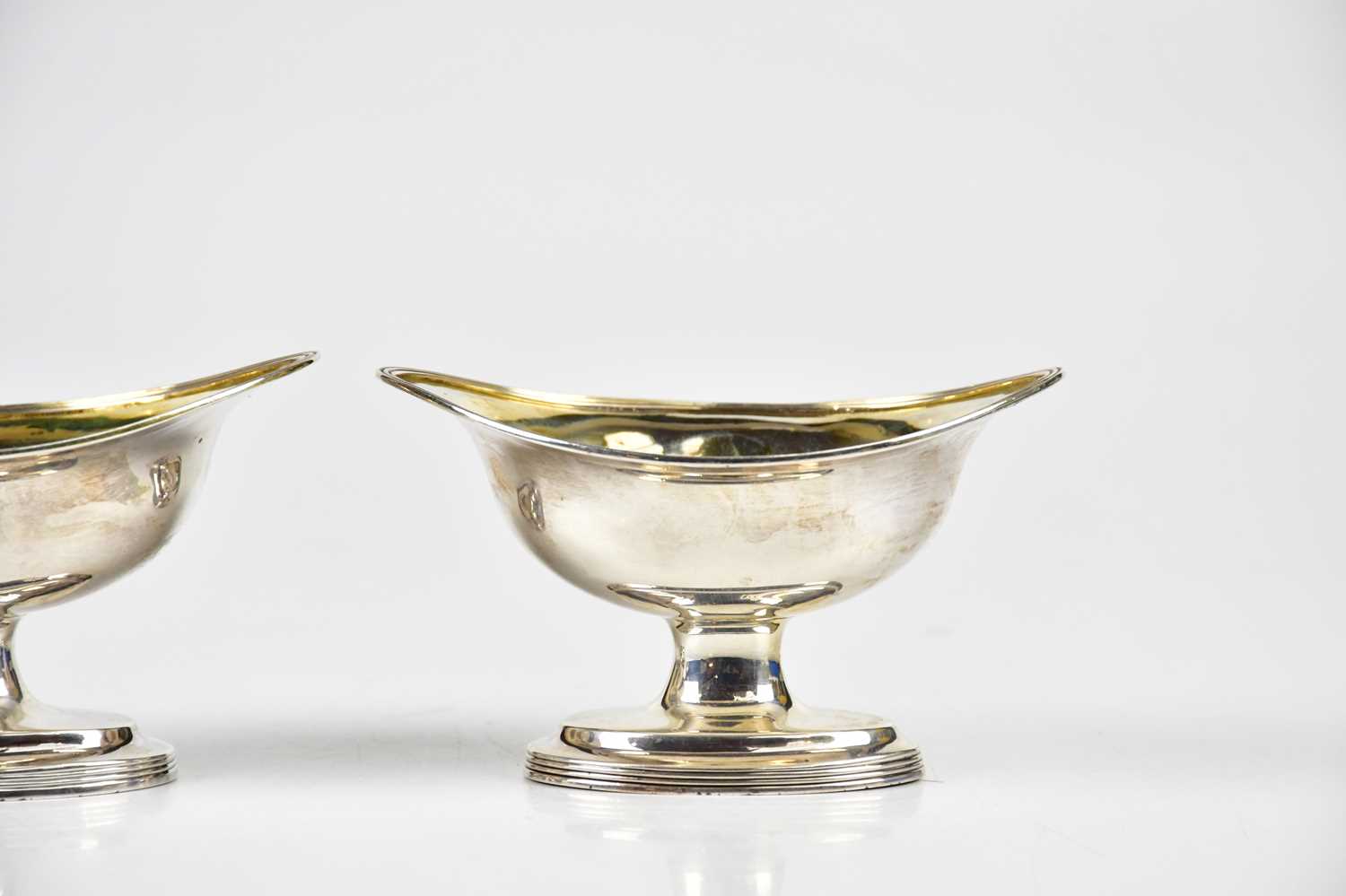 PETER AND ANNE BATEMAN; a pair of George III hallmarked silver oval salts, 1794, weight 4.5ozt / - Bild 3 aus 4