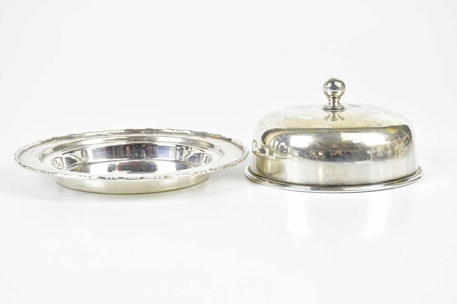 STEVENSON & LAW; a George V hallmarked silver muffin dish, Sheffield 1918, approx 5.12ozt/159.4g.