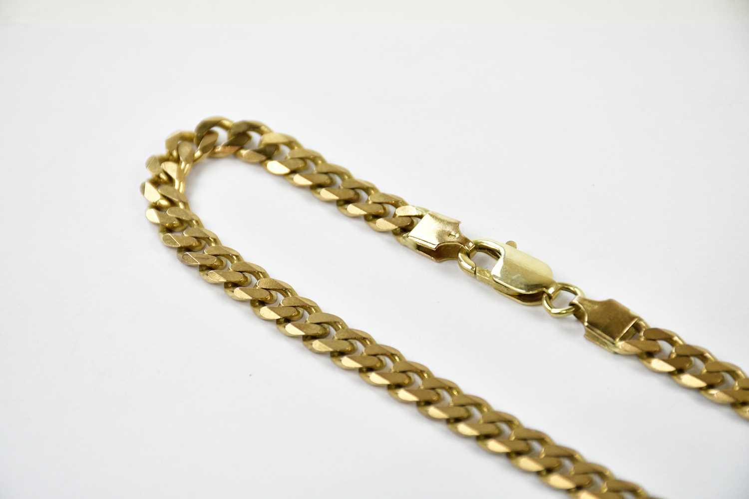 A heavy 9ct yellow gold chain, approx 40g. Condition Report: Length 52cm. - Image 2 of 3