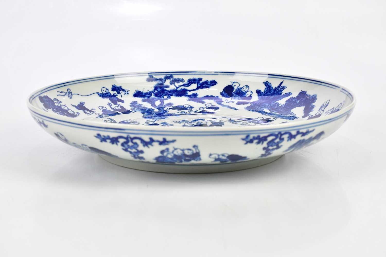 A modern Chinese blue and white bowl, painted with a hundred boys, bears double ring and six - Image 2 of 6