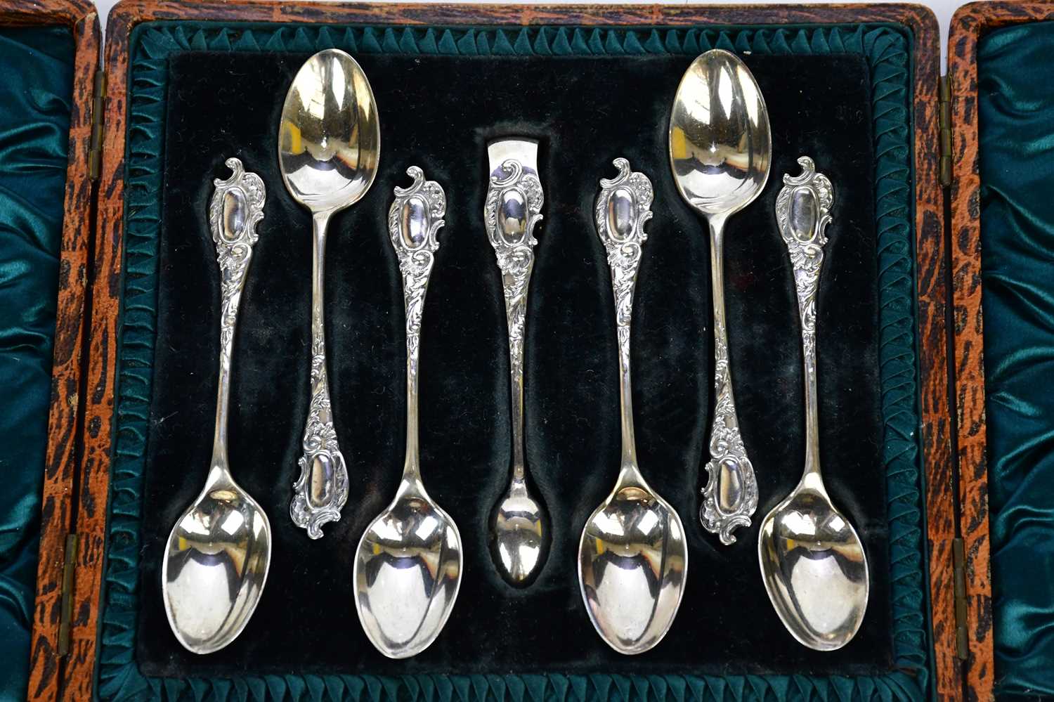 WALKER & HALL; a cased set of six Victorian hallmarked silver tea spoons and sugar tongs, - Image 3 of 4