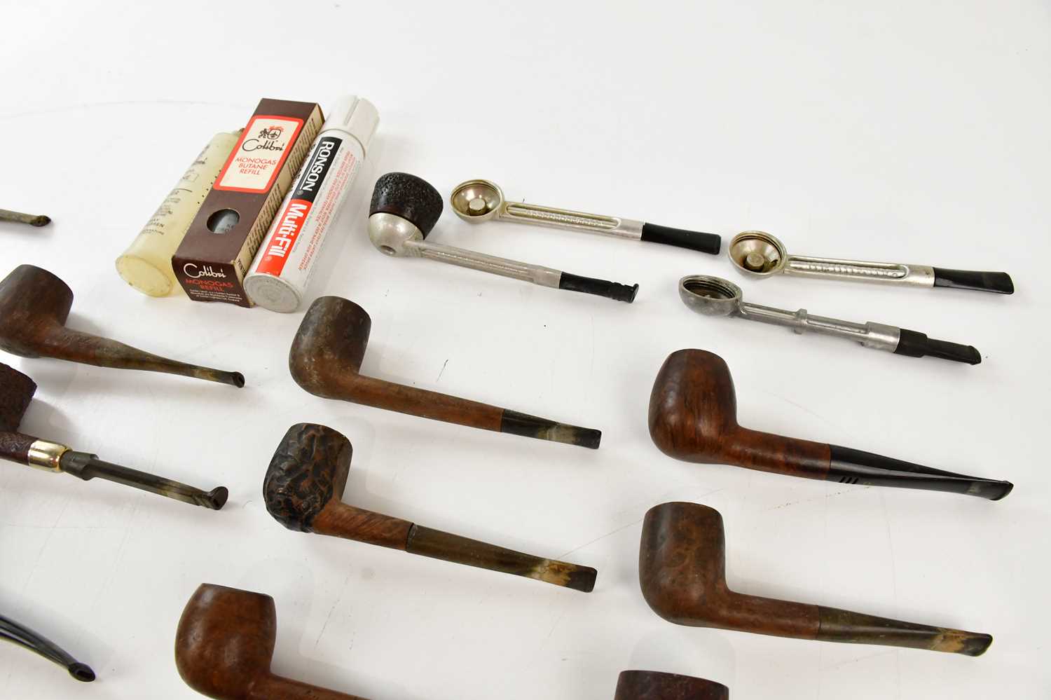 A collection of smoking pipes, to include bronze, Dunhill, Lorenzo, Bewley, Selected Grain, Carey - Image 3 of 4