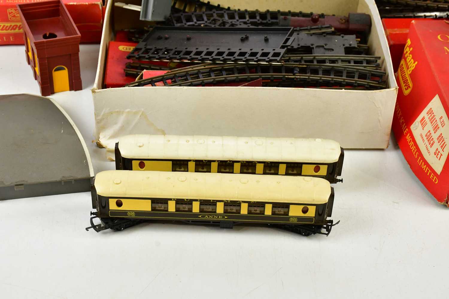 TRI-ANG RAILWAY; a collection of rolling stock, accessories, carriages and assorted track. - Image 3 of 3
