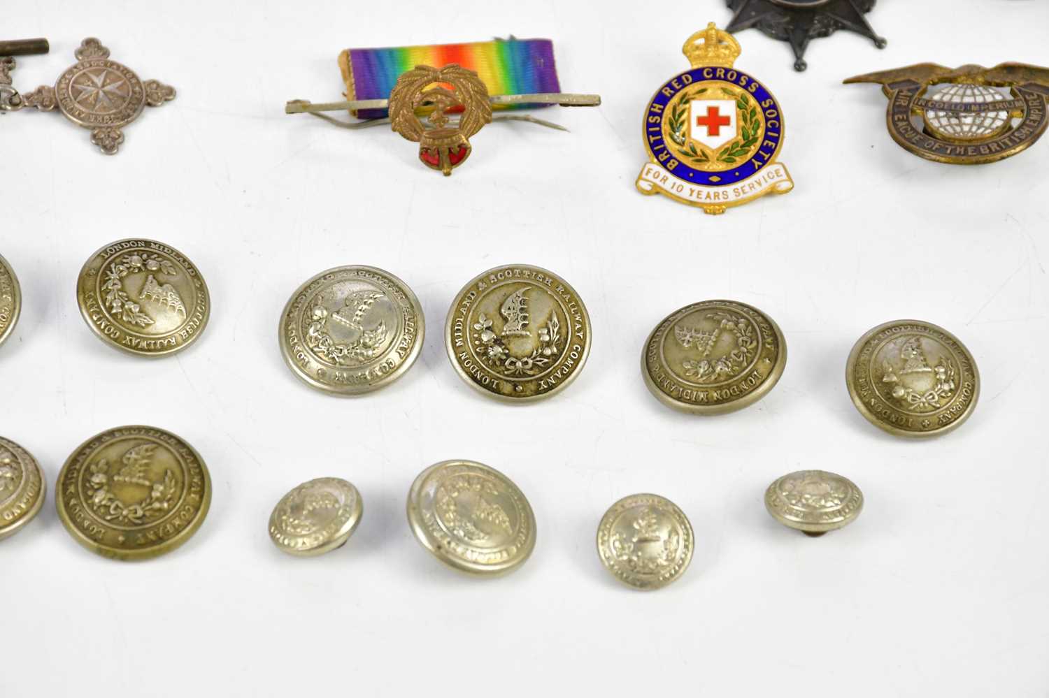 A collection of militaria, including a hallmarked silver Egypt Medal, Manchester Regiment, awarded - Image 2 of 5