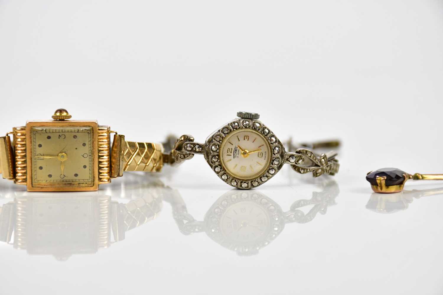 An 18ct yellow gold cased lady's wristwatch, the square dial set with Arabic quarter numerals, on - Image 3 of 4