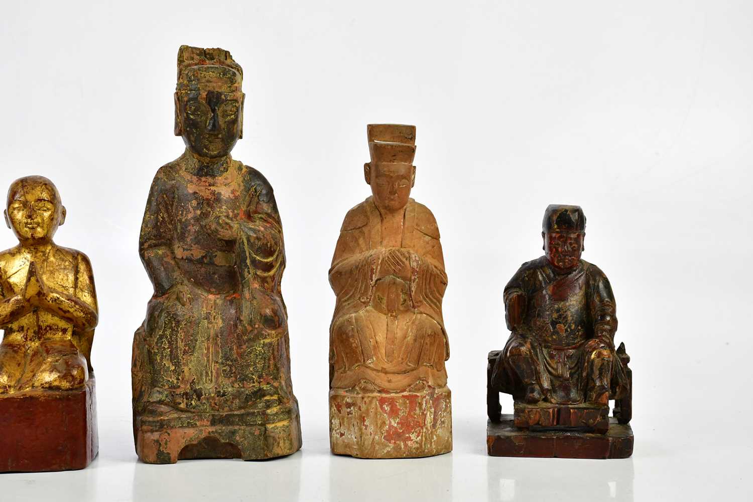 A group of five carved wooden painted Chinese figures, largest 29cm. - Bild 3 aus 5