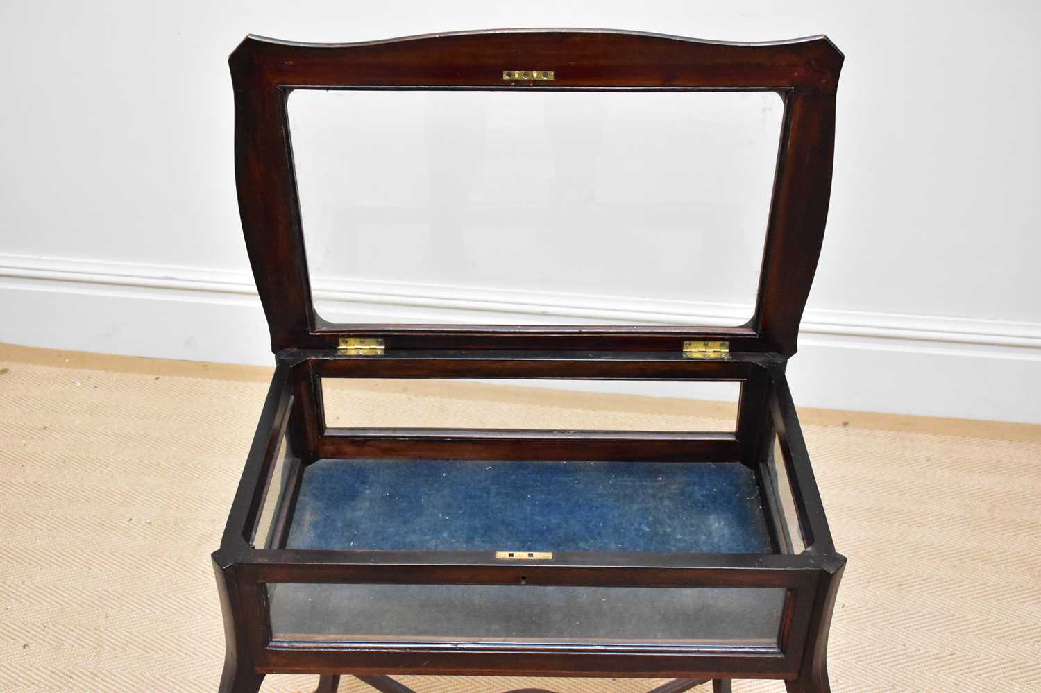 An Edwardian inlaid mahogany bijouterie table/cabinet on cabriole supports, width 61cm, depth - Image 2 of 4