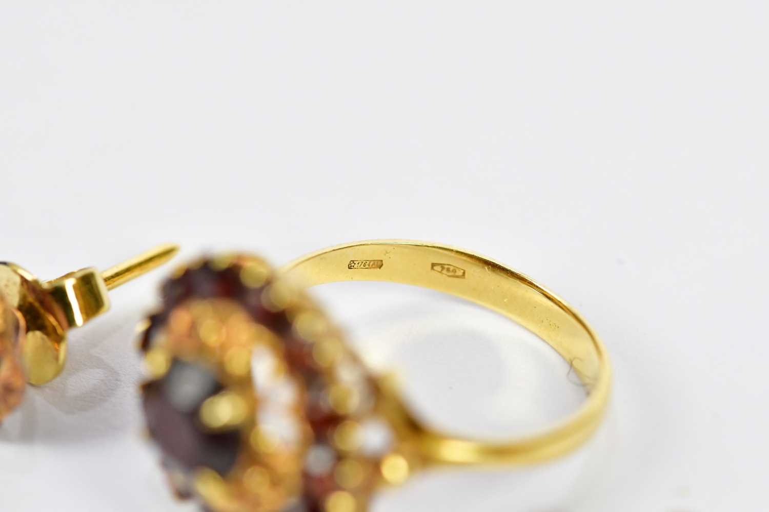 An 18ct yellow gold garnet set dress ring, size K, approx 4g, and a pair of yellow metal garnet - Image 3 of 3