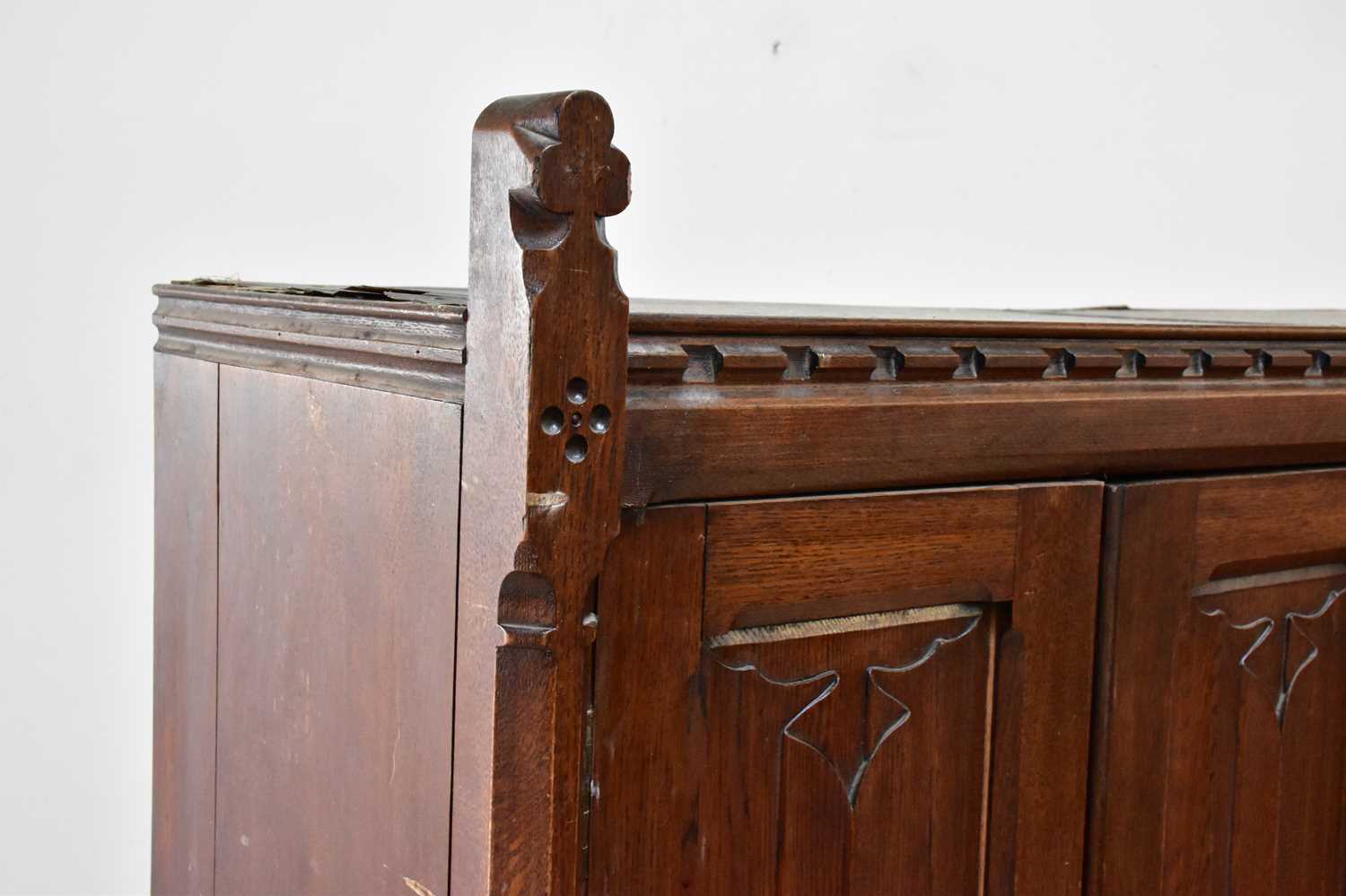 A Victorian oak Gothic Revival vestment cupboard, height 170cm, width 153cm, depth 43cm. - Bild 4 aus 4