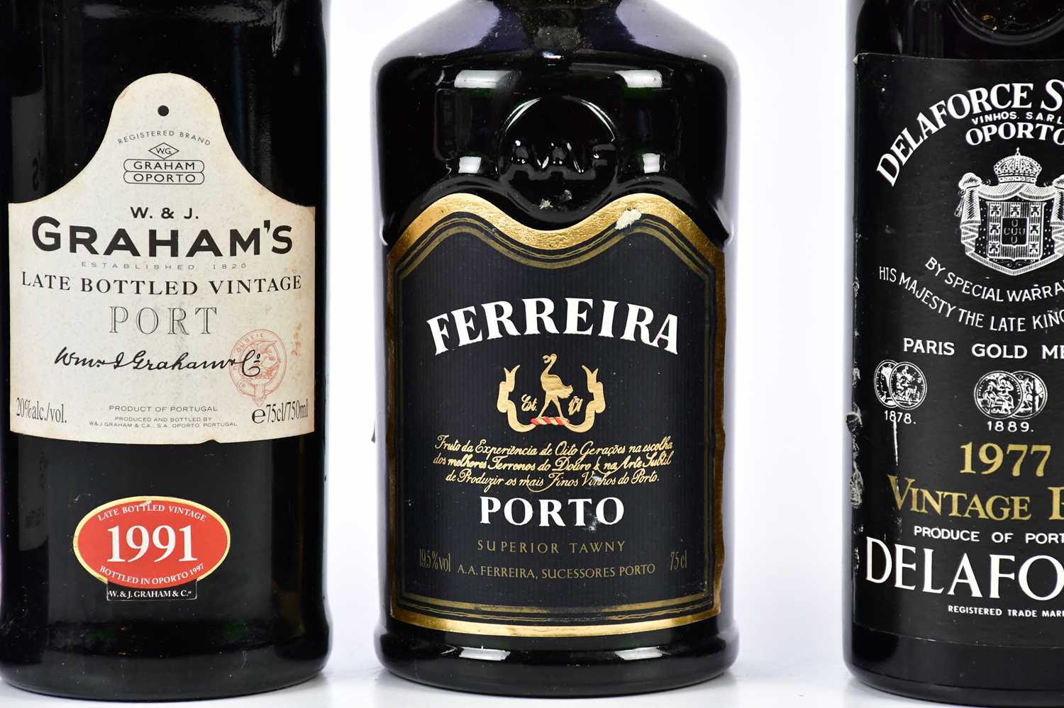 PORT; five bottles comprising a bottle of Ferreira Porto, 19.5%, 75cl, a bottle Delaforce Sons & - Bild 3 aus 4