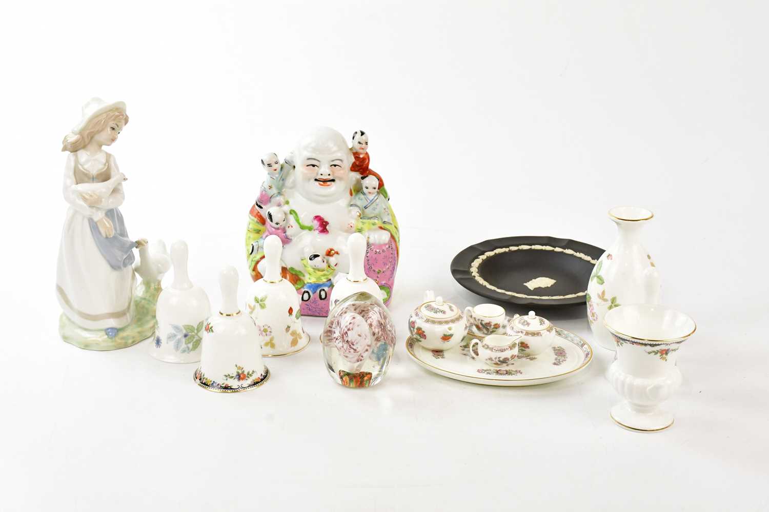 A small collection of ceramics to include a Wedgwood jasperware dish, a Lladro figure, a Wedgwood