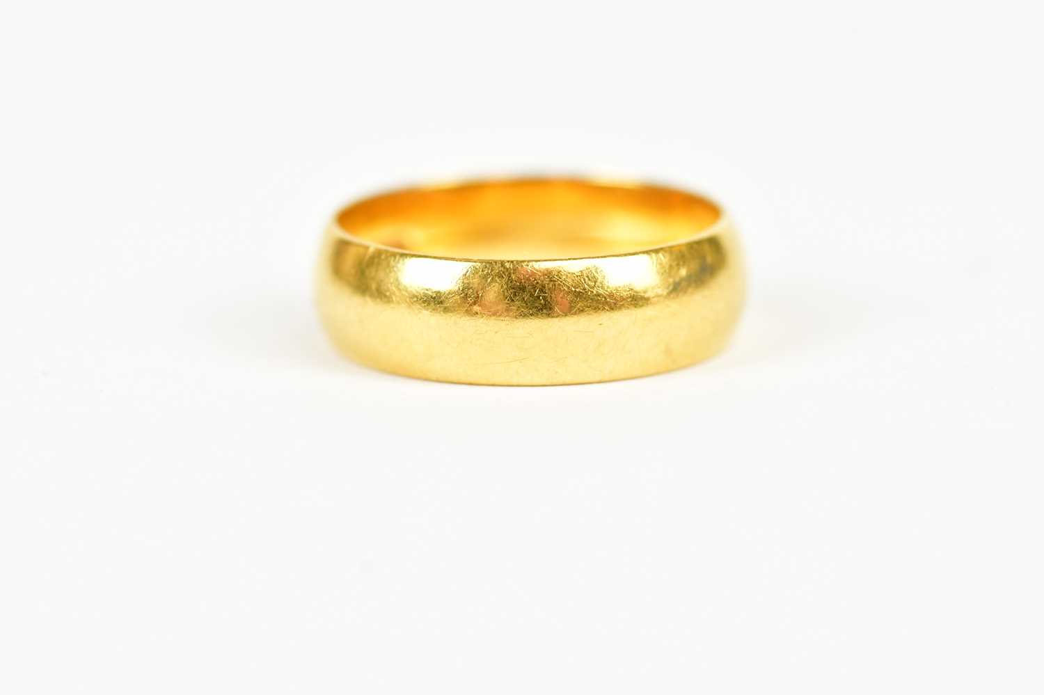 A 22ct yellow gold wedding band, size K, weight 5g. - Image 3 of 3