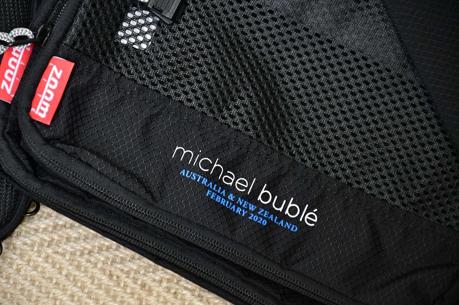 MICHAEL BUBLÉ; a stage crew World Tour 2009-2020 jacket and a laptop bag. - Bild 3 aus 6