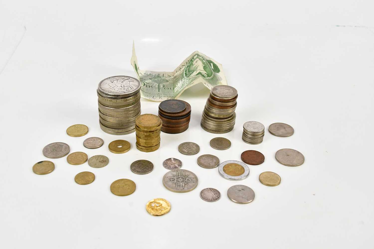 A small collection of coins to include silver crowns, half crowns, threepences, commemorative coins, - Image 2 of 7