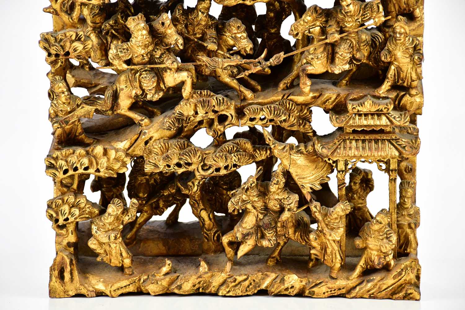 A Chinese giltwood hanging panel with carved battle scene and figures, 46 x 30cm. Condition - Image 3 of 9