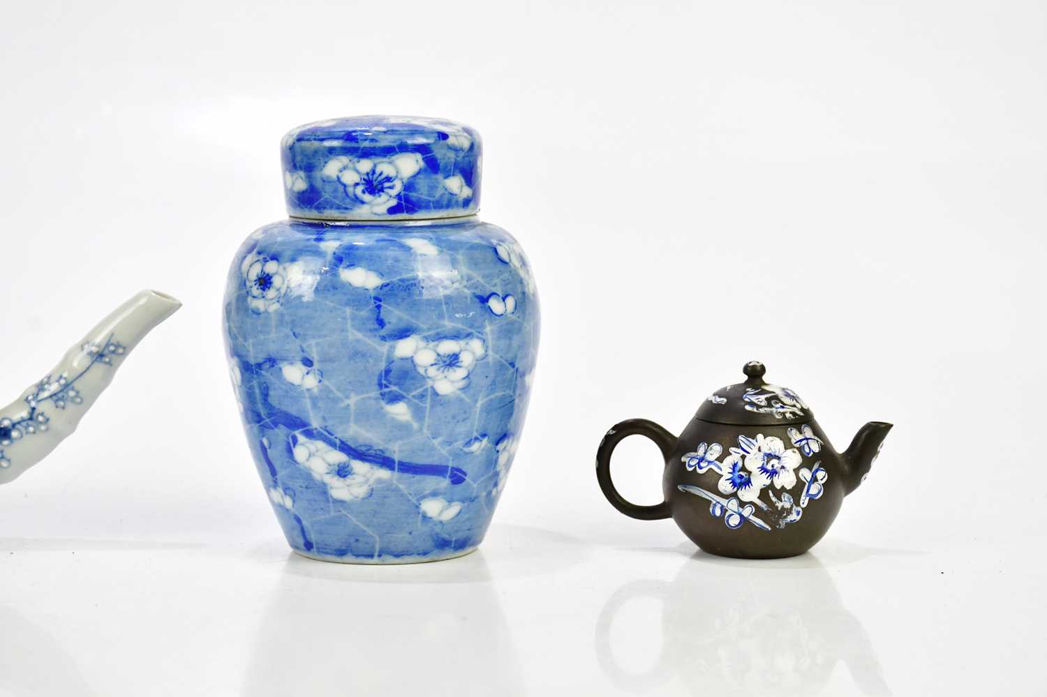 A small group of Japanese ceramics including a blue and white lidded ginger jar, a blue and white - Image 3 of 7