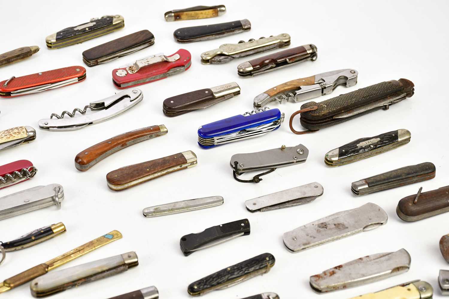 A collection of pocket knives, various makers and styles, with a small selection of 20th century - Image 3 of 5