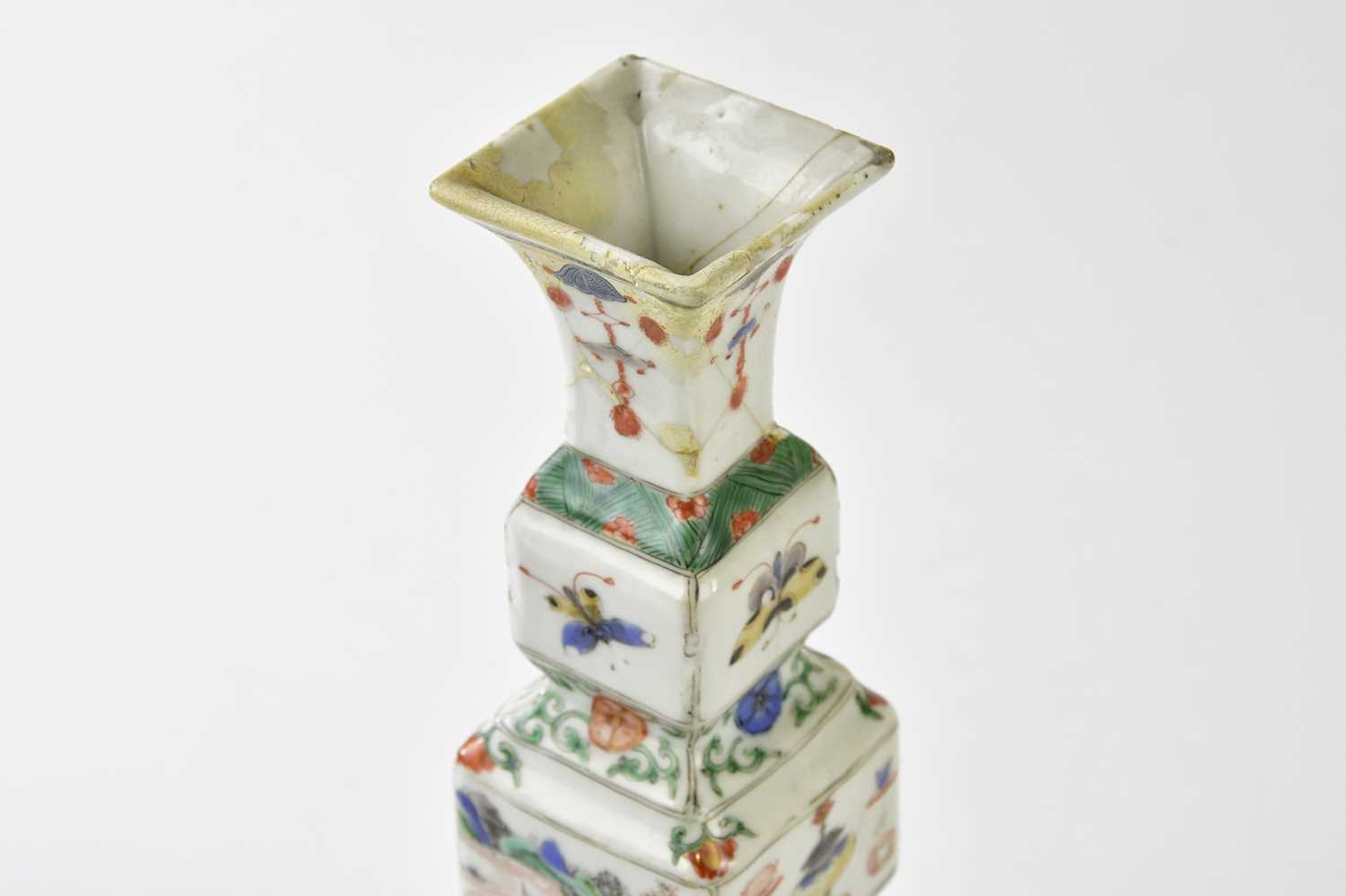 A pair of 18th century Chinese Famille Verte Wucai porcelain vases, of square form, each painted - Image 14 of 17