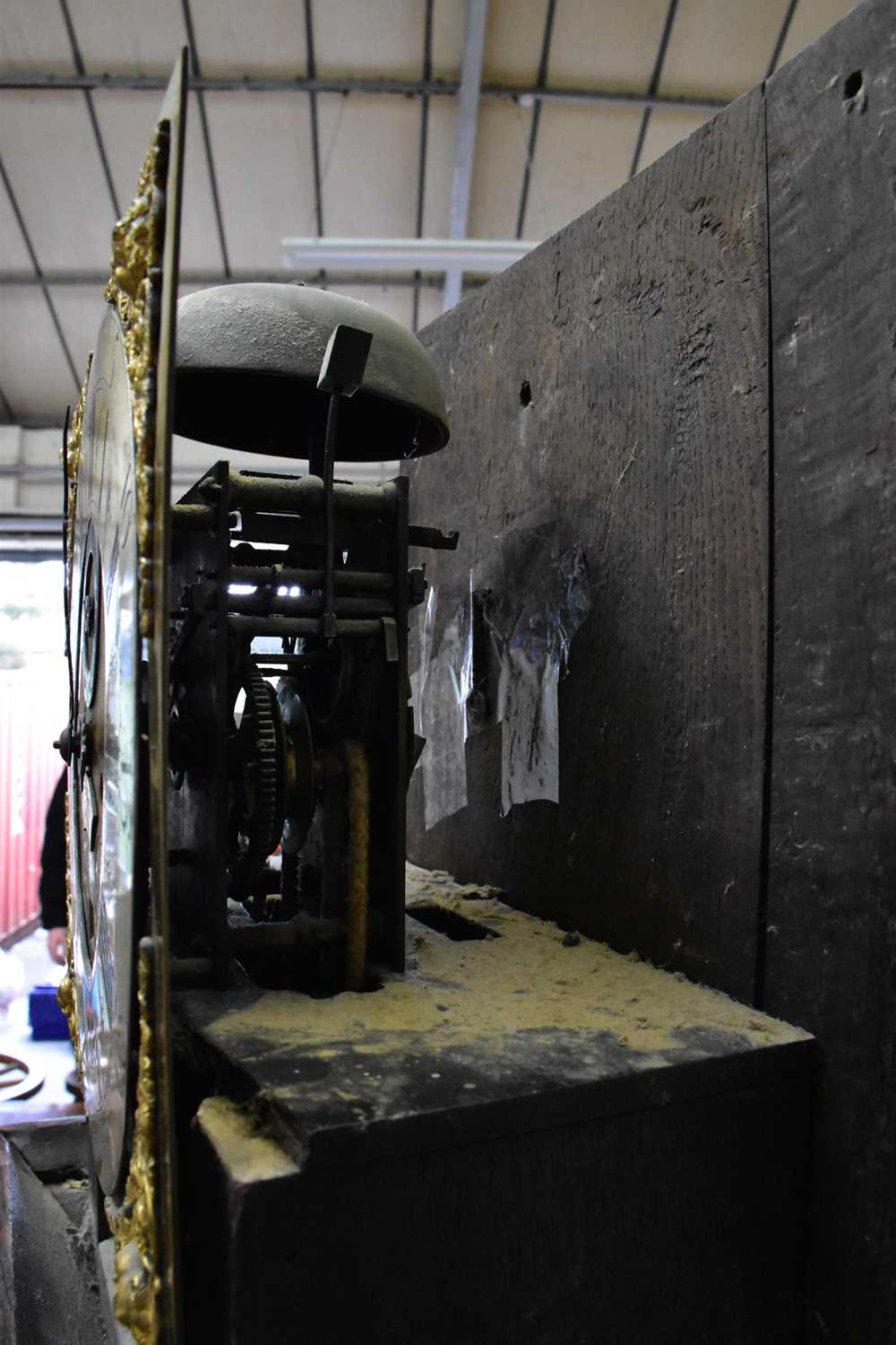 JAMES CLAYTON MARPLE; an 18th century thirty hour longcase clock, the applied silvered chapter - Bild 5 aus 5