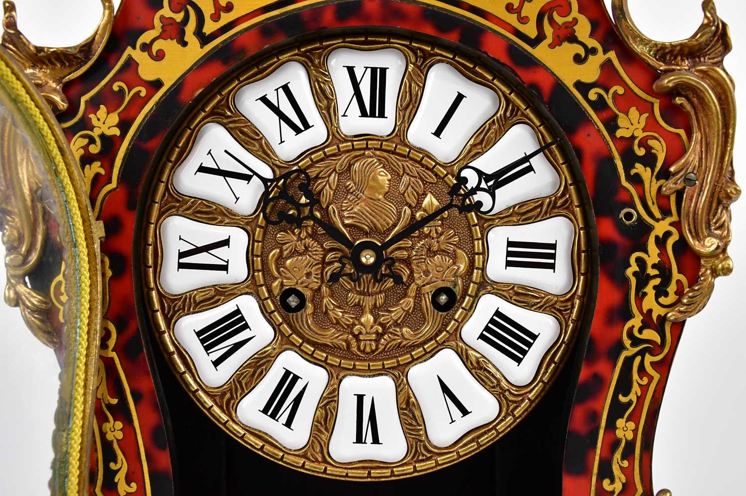 A reproduction Boulle work effect mantel clock in the Rococo style, the dial set with Roman - Image 2 of 9