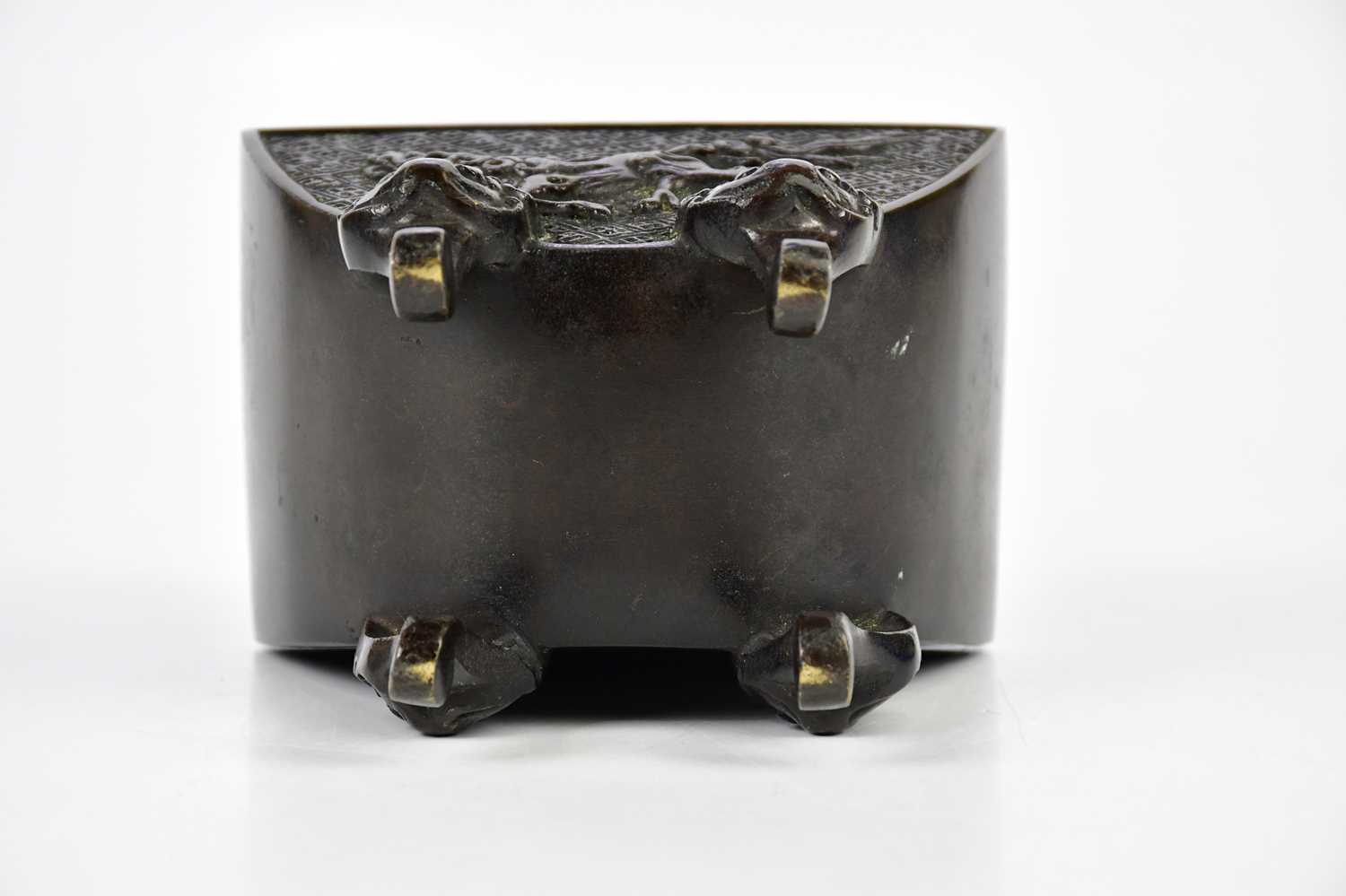 An early 20th century Japanese bronze Koro and cover with Shih Tzu dog mounted to the cover and - Image 7 of 7