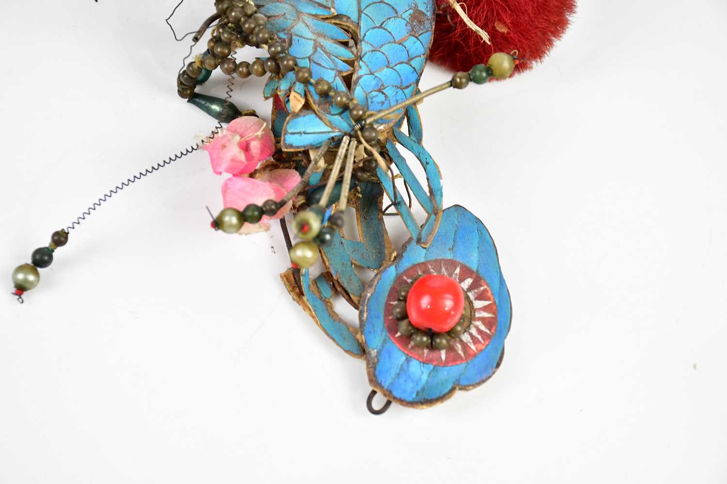 A Chinese Peking opera headdress with applied turquoise silk and jewelled decoration. - Bild 5 aus 10