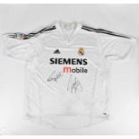 REAL MADRID; a signed 2004 football shirt, signed to the front by Ronaldo Nazario and Roberto