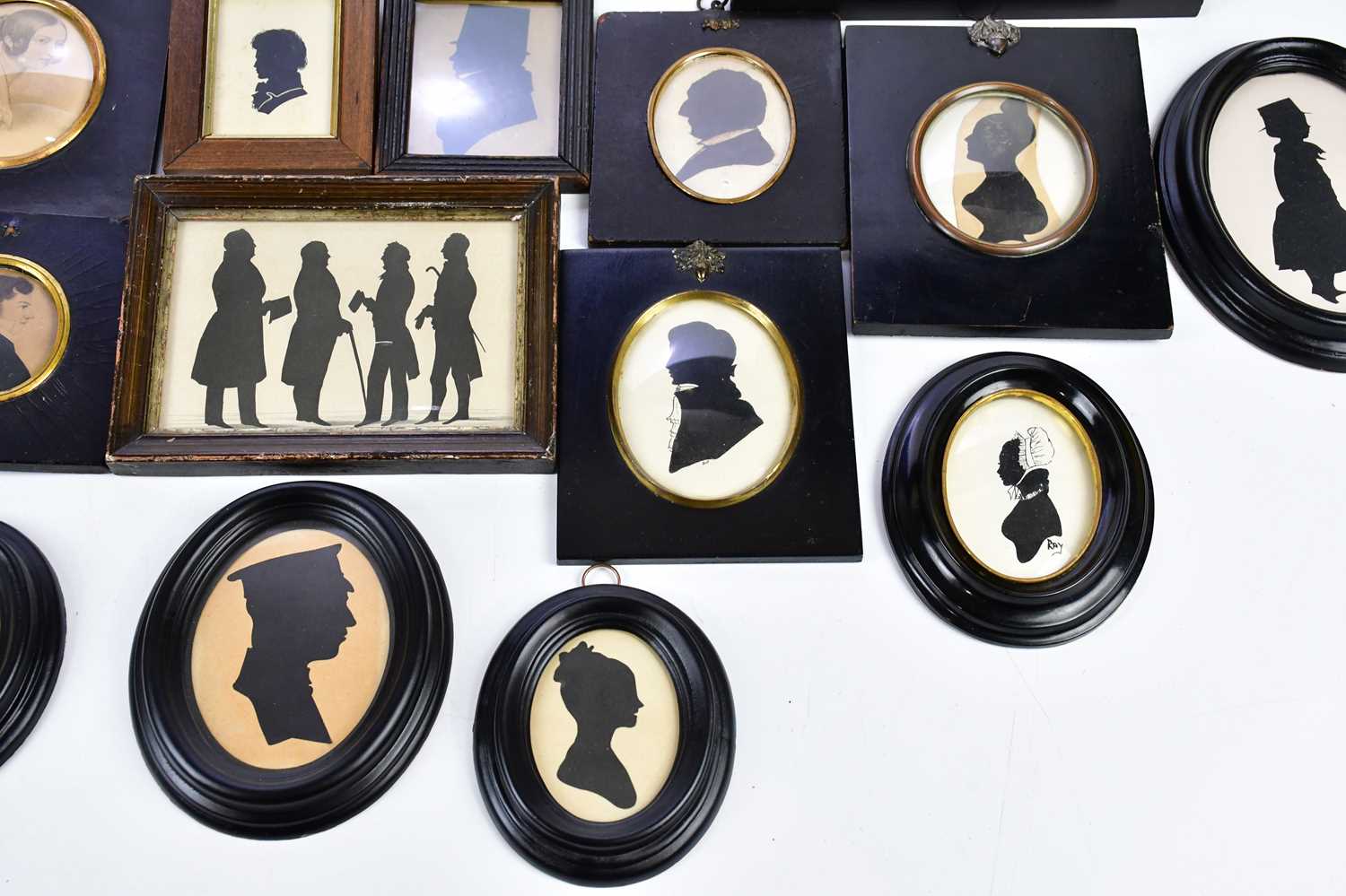 A collection of various silhouettes, including an example on painter's palette, 17 x 13cm. Condition - Image 4 of 5