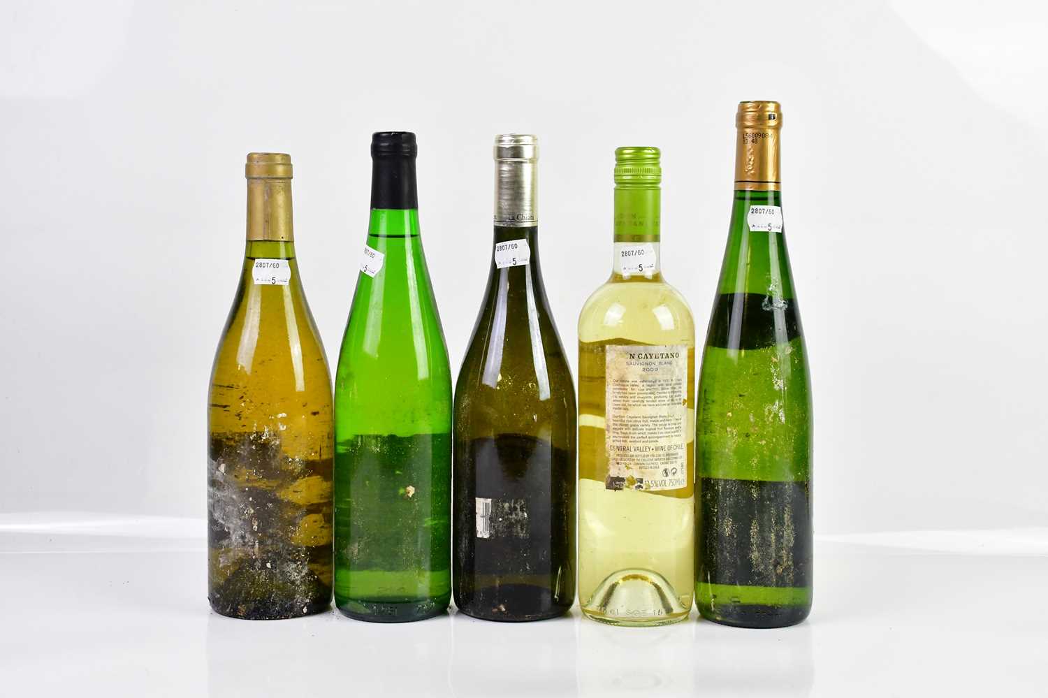 WHITE WINE; a group of five bottles comprising a 2002 Bestheim Gewurztraminer, a 2009 Don Cayetano - Bild 2 aus 2