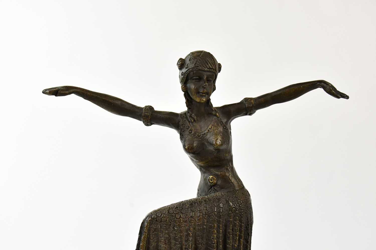 An Art Deco style bronze figure of dancing female, on marble base, height 32cm. - Image 4 of 4