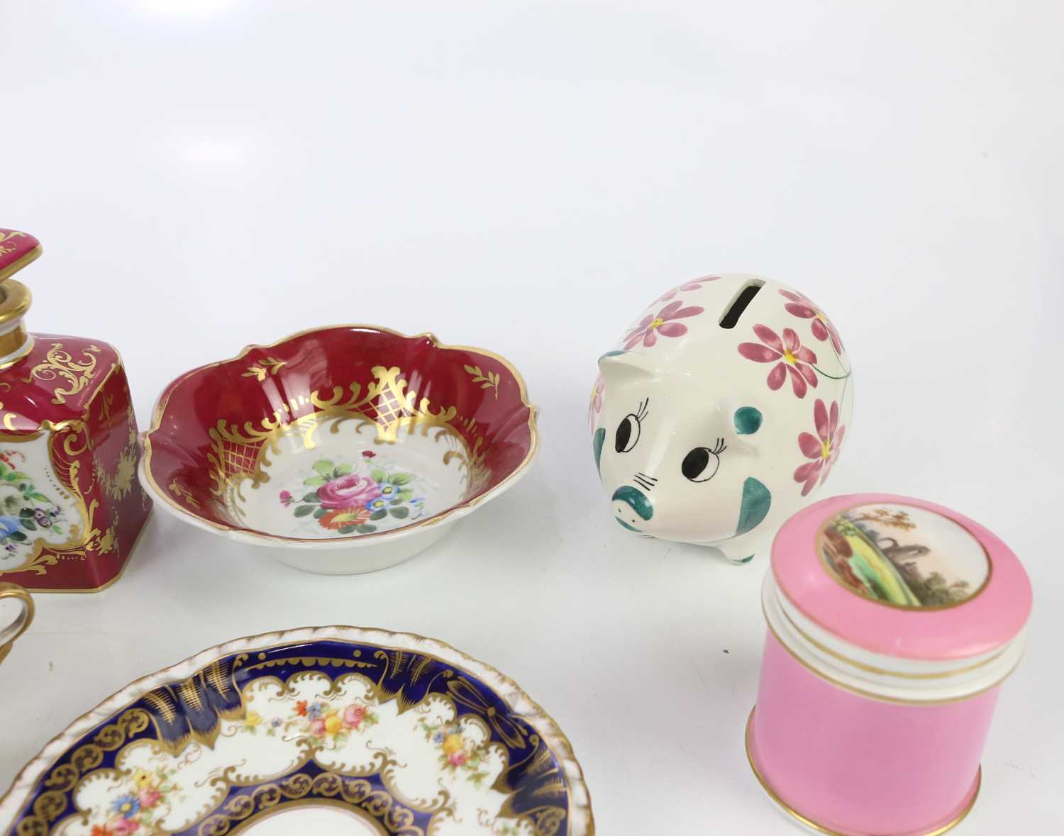 A Limoges four piece dressing table set, to include a scent bottle and stopper, with an Indian white - Bild 4 aus 4