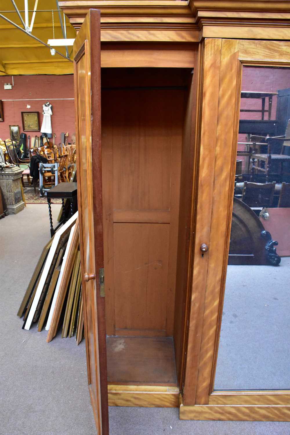 HEAL & SON, LONDON; a Victorian satin birch breakfront triple door wardrobe with moulded cornice, on - Bild 4 aus 6