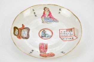 A late 19th/early 20th century Chinese porcelain Wu Shuang Famille Rose saucer/dish, decorated