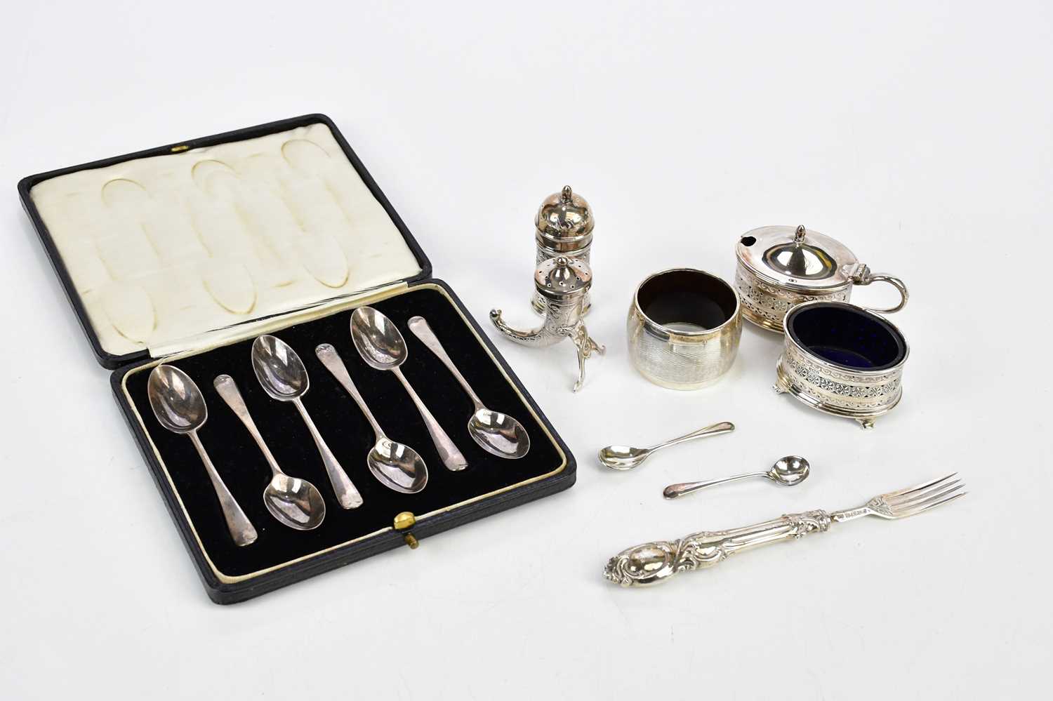 JOSIAH WILLIAMS & CO; a cased set of six George V hallmarked silver teaspoons, London 1928, together
