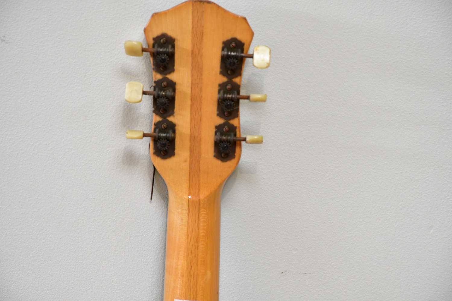 HOFNER; a Senator archtop guitar, with blonde finish, serial no. 8148. Condition Report: Major - Bild 6 aus 7